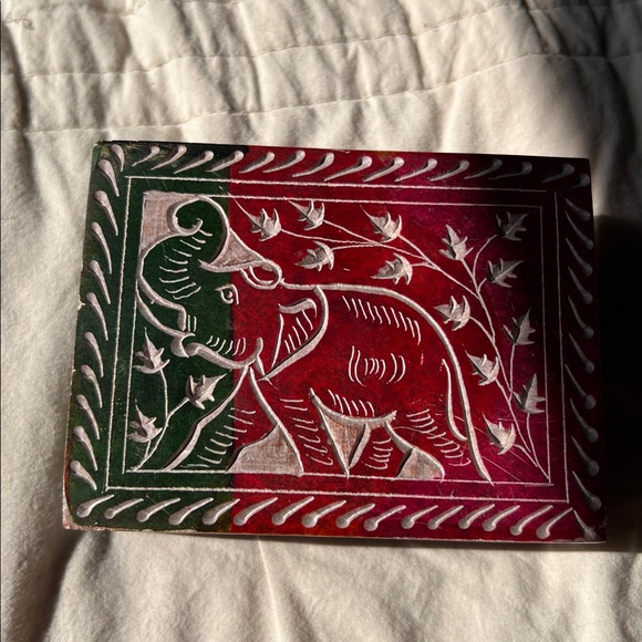 Handcrafted Elephant soapstone Design jewelry or trinket Box - Picture 4 of 9